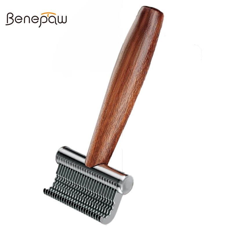 Benepaw สัตว์เลี้ยง Dematting แปรงสําหรับพุดเดิ้ล Doodles Curly Coats Undercoat Rake สแตนเลสไม้ Handle Rake หวีสําหรับสุนัขแมว